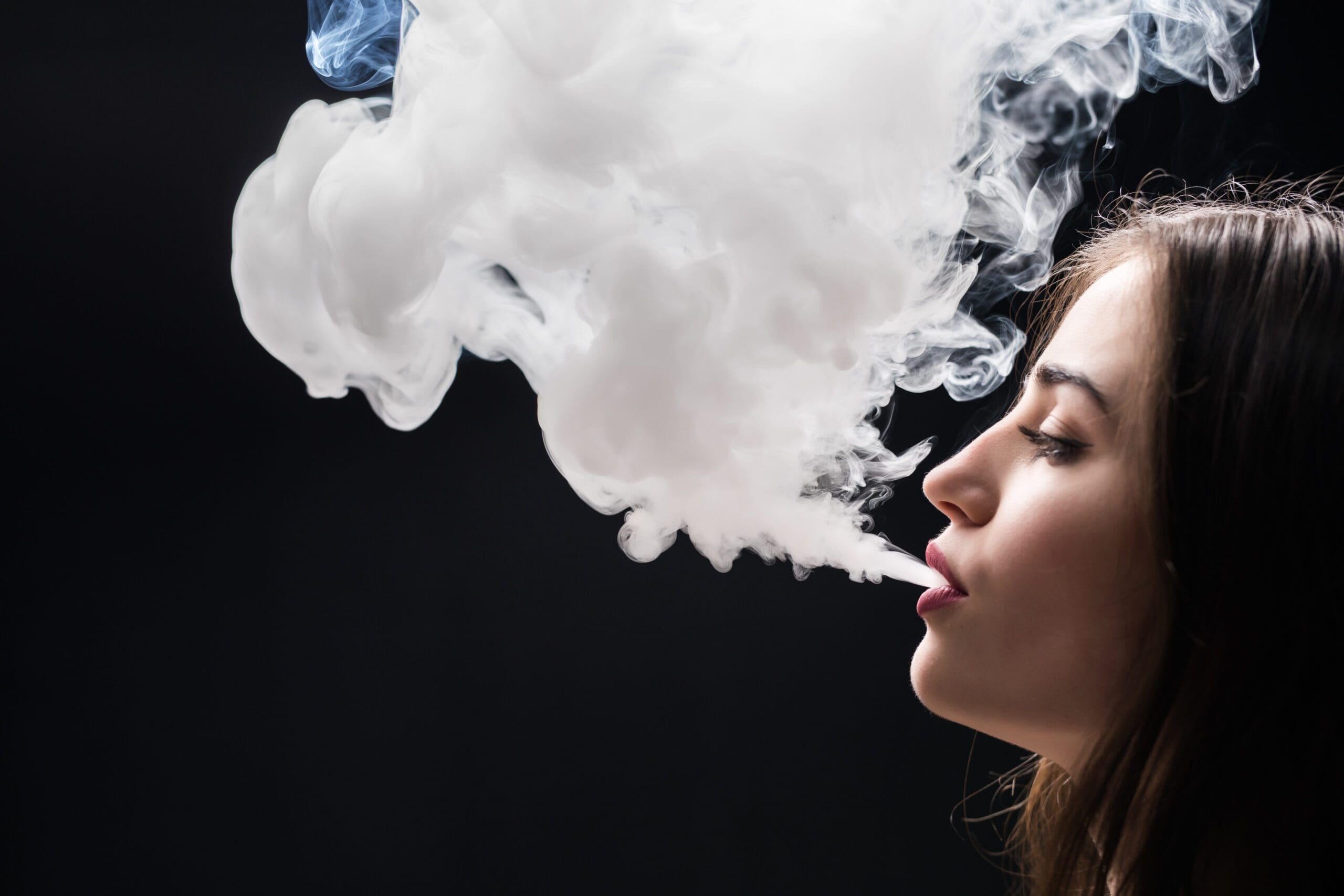 Compararea potentialelor beneficii de sanatate ale nicotinei si efectelor sale nocive