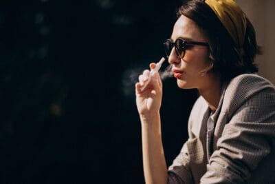 IQOS Vs Țigări Normale: Diferențe, Riscuri, Nivelurile De Nicotină Și Chimicale