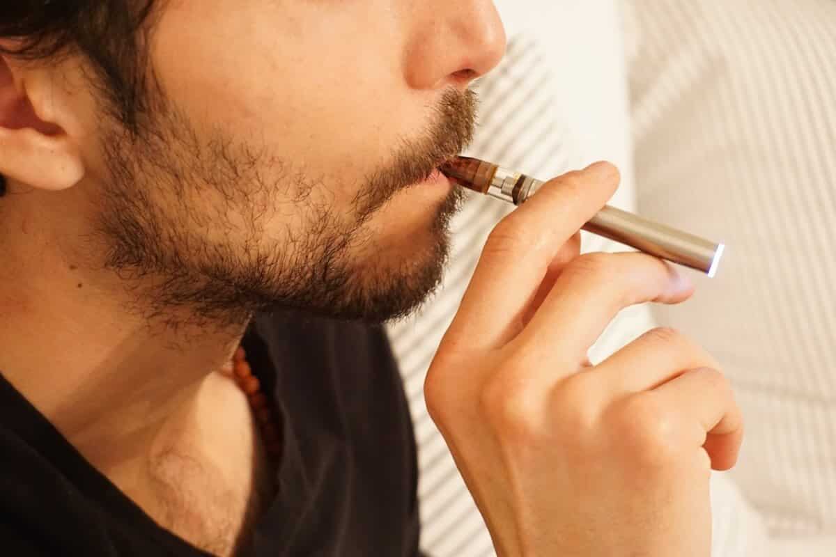 De ce nu mai scoate abur tigara electronica? Diagnosticarea si remedierea problemei