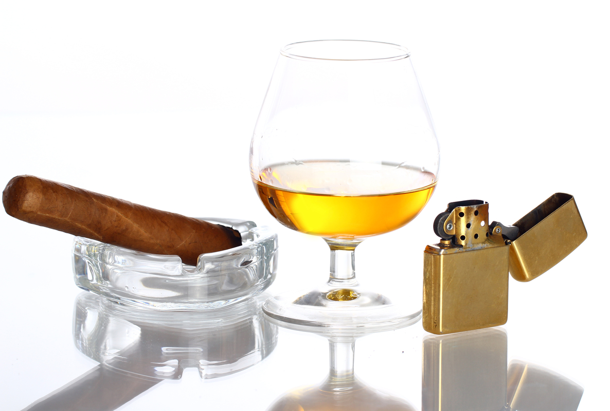 Efectele combinatiilor dintre fumatul ocazional, alcool si substante