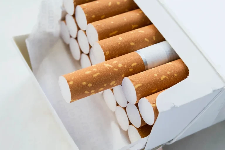 Cate Fumuri Are O Tigara? Comparație, Tehnică Și Echivalente De Vaporizare
