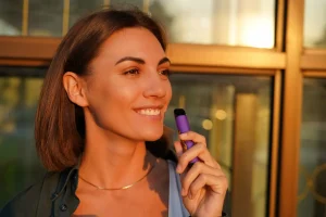 Țigara Cu Aburi: Siguranță, E-Lichide, Dispozitive Și Mărci Populare